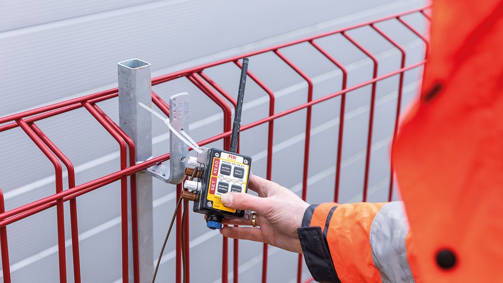 <p>With PERI InSite Construction, PERI is bringing various digital solutions to market that optimise the concreting process on the construction site and help to save time and cut costs. The key is a measuring device, a cloud and the sensors themselves. These include the PERI InSite Construction Temperature Monitoring and Concrete Maturity Kit for efficient measurement of the temperature and determination of the maturity of the concrete.&amp;nbsp;</p><br/>